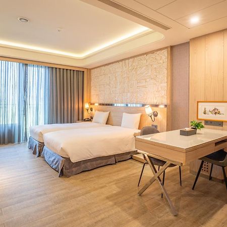 Guide Hotel Taichung Ziyou Zewnętrze zdjęcie
